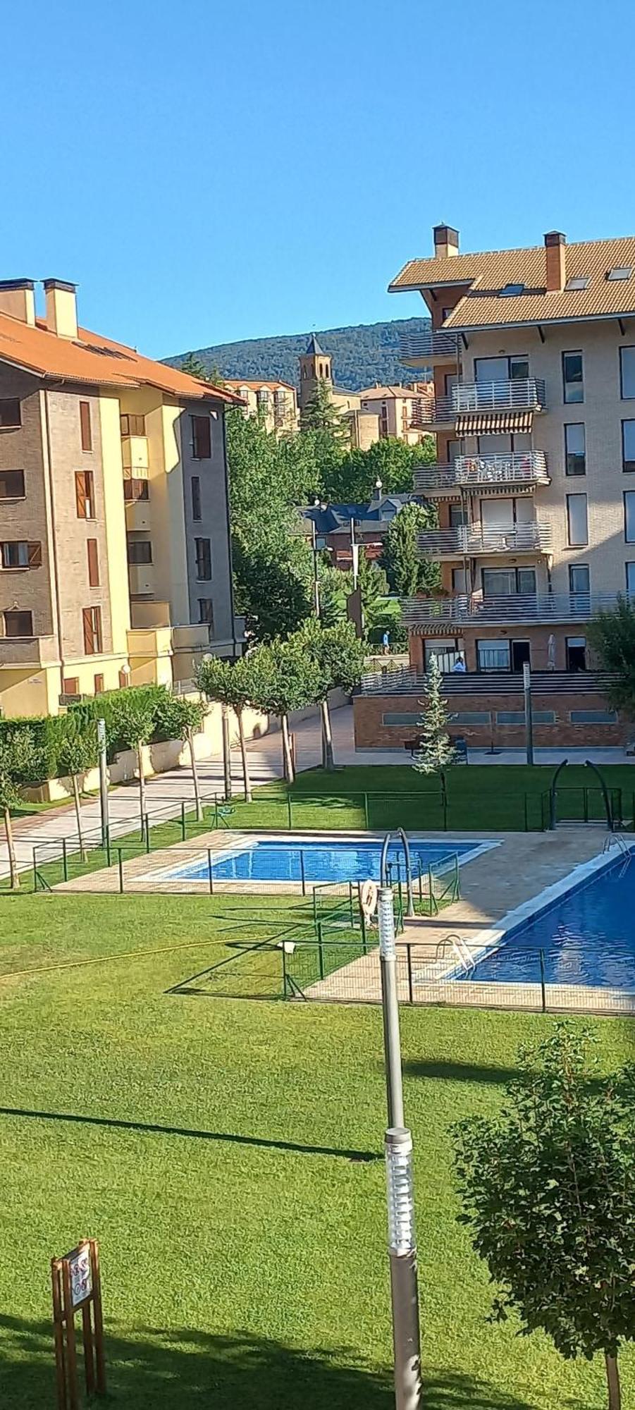 Apartamento Pilartxo Jaca Exterior foto
